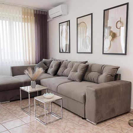 Apartmán Two Identical Designer 2Bd Flats With Sea View In Balchik By Flat Mаnager Exteriér fotografie