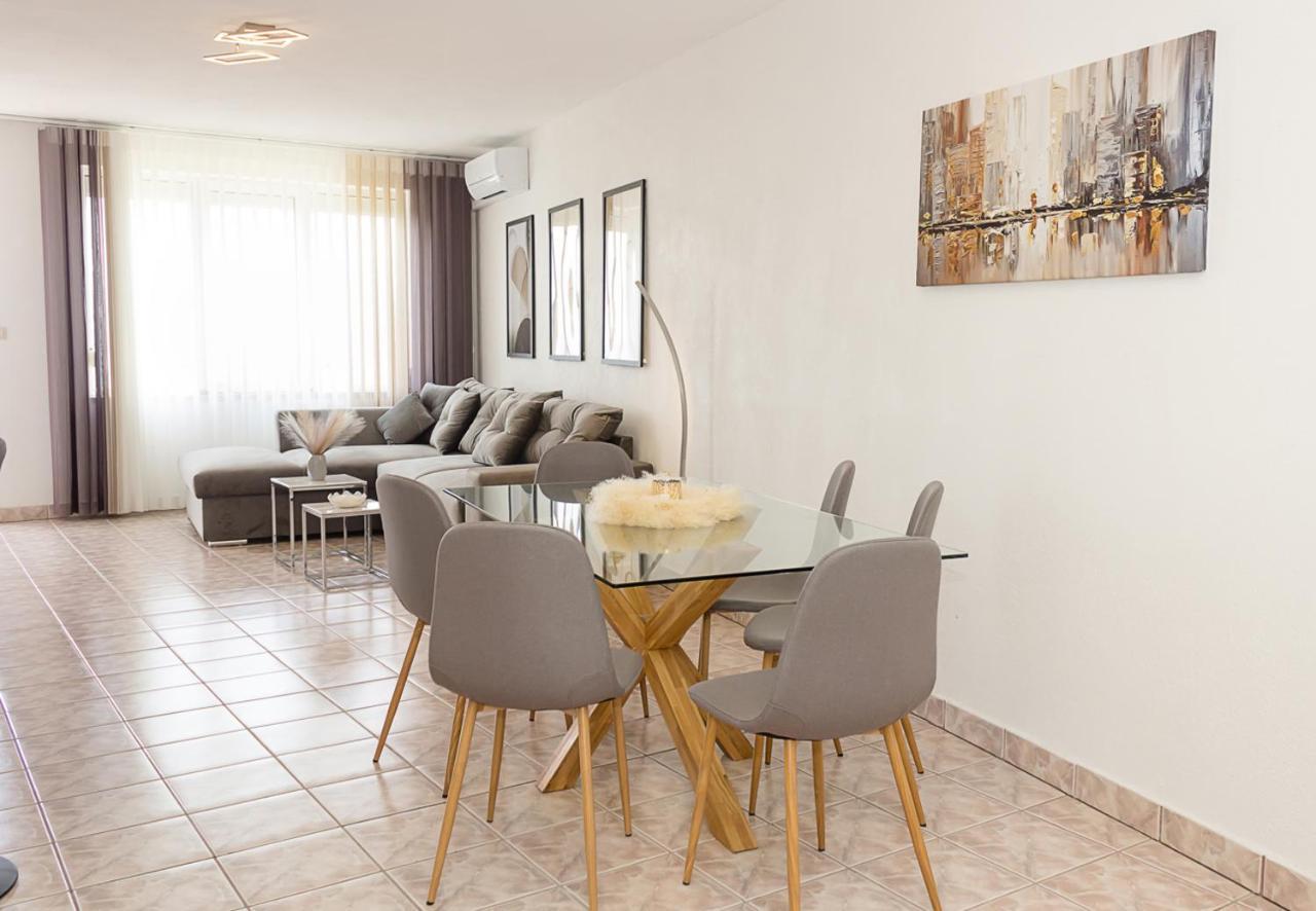 Apartmán Two Identical Designer 2Bd Flats With Sea View In Balchik By Flat Mаnager Exteriér fotografie